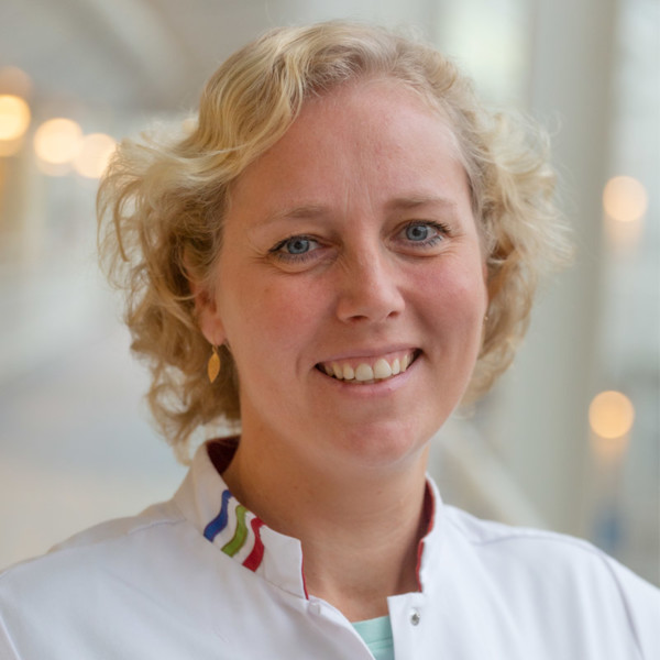 Dr. N. (Nadine) van der Lee